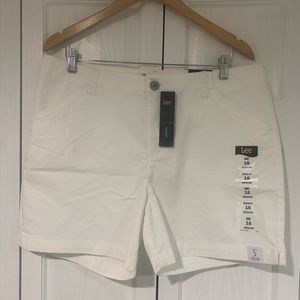 Woman’s Lee Shorts Size 16 Inseam 5”